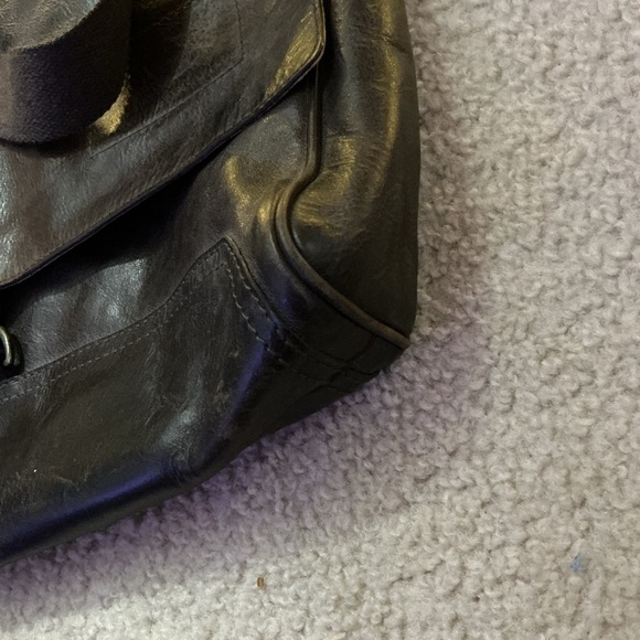 Banana Republic Black Leather Messenger Bag - Picture 3 of 12